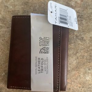 Men’s Leather Tri-fold Tahari wallet